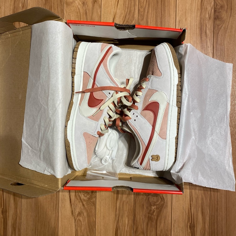 Woman Nike dunk low se